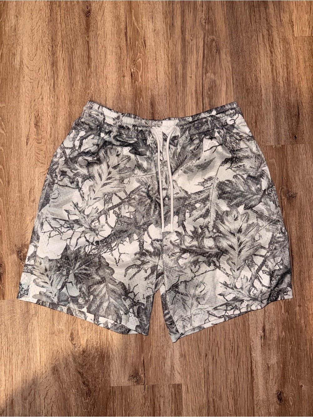 Men's Woodland Camo Drawstring Shorts - Gray